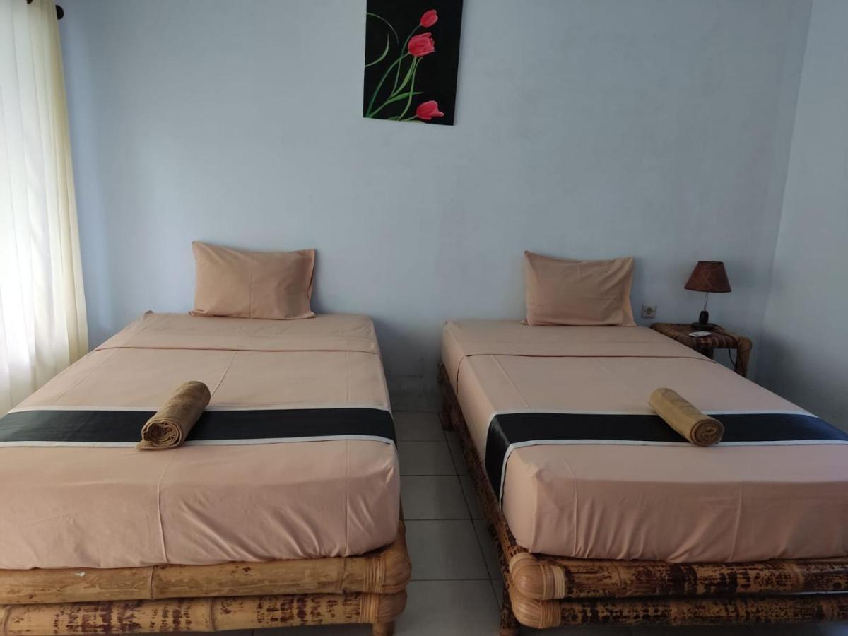 Kebun Homestay Kuta  Exterior photo