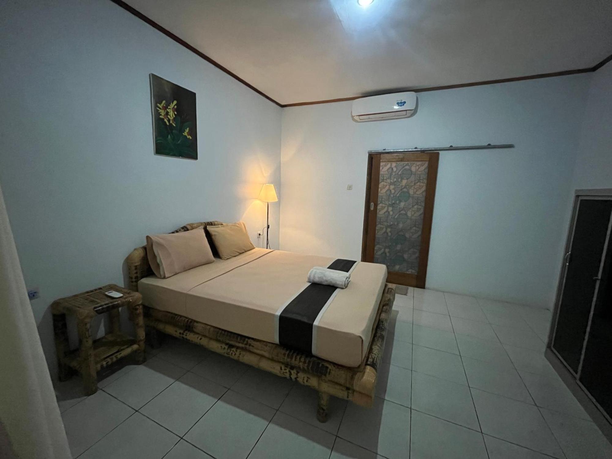 Kebun Homestay Kuta  Exterior photo