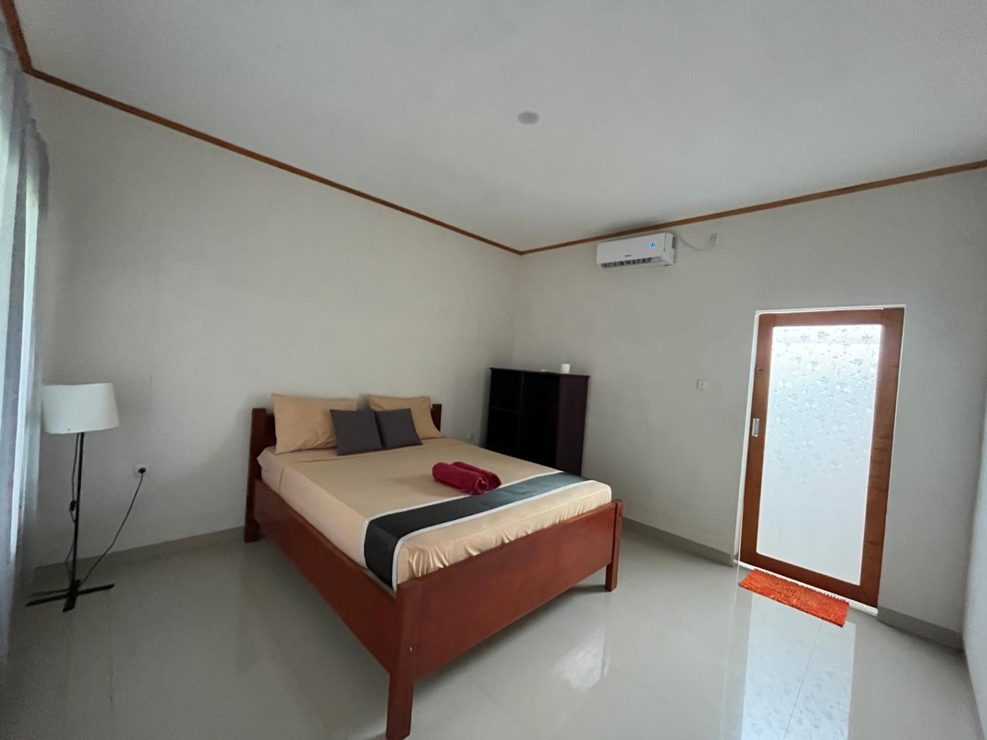 Kebun Homestay Kuta  Exterior photo